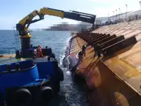 Tàu kéo để bán