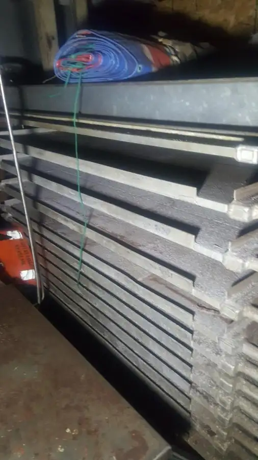 Tàu kéo lưới để bán