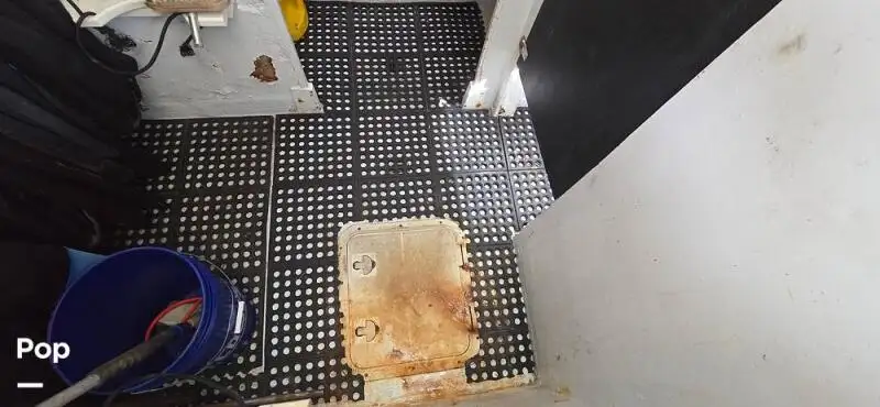 Tàu hỗ trợ lặn để bán