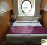 Tàu du lịch để bán
