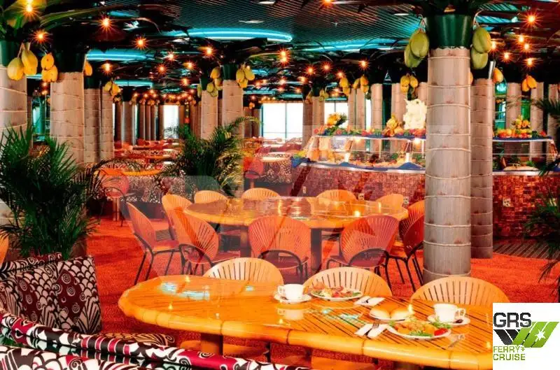 Tàu du lịch để bán