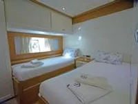 Du thuyền để bán