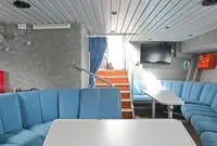 Tàu du lịch để bán
