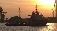 Tàu kéo để bán