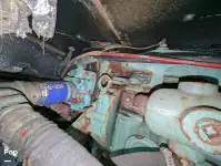 Tàu chở khách và hàng hóa để bán