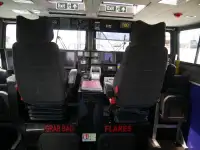 Tàu hai thân để bán