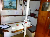 Tàu kéo lưới để bán