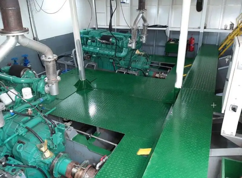 Tàu kéo để bán