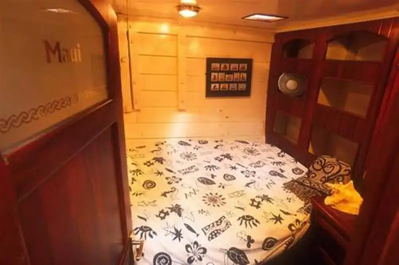 Tàu nạo vét để bán