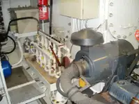 Tàu kéo lưới ngang để bán