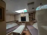 Tàu khảo sát để bán