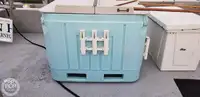 Tàu kéo lưới để bán
