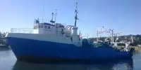 Tàu kéo lưới để bán