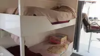 Tàu kéo lưới để bán