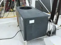 Tàu kéo lưới để bán