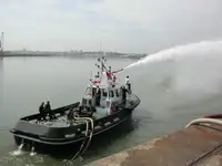 Tàu kéo để bán