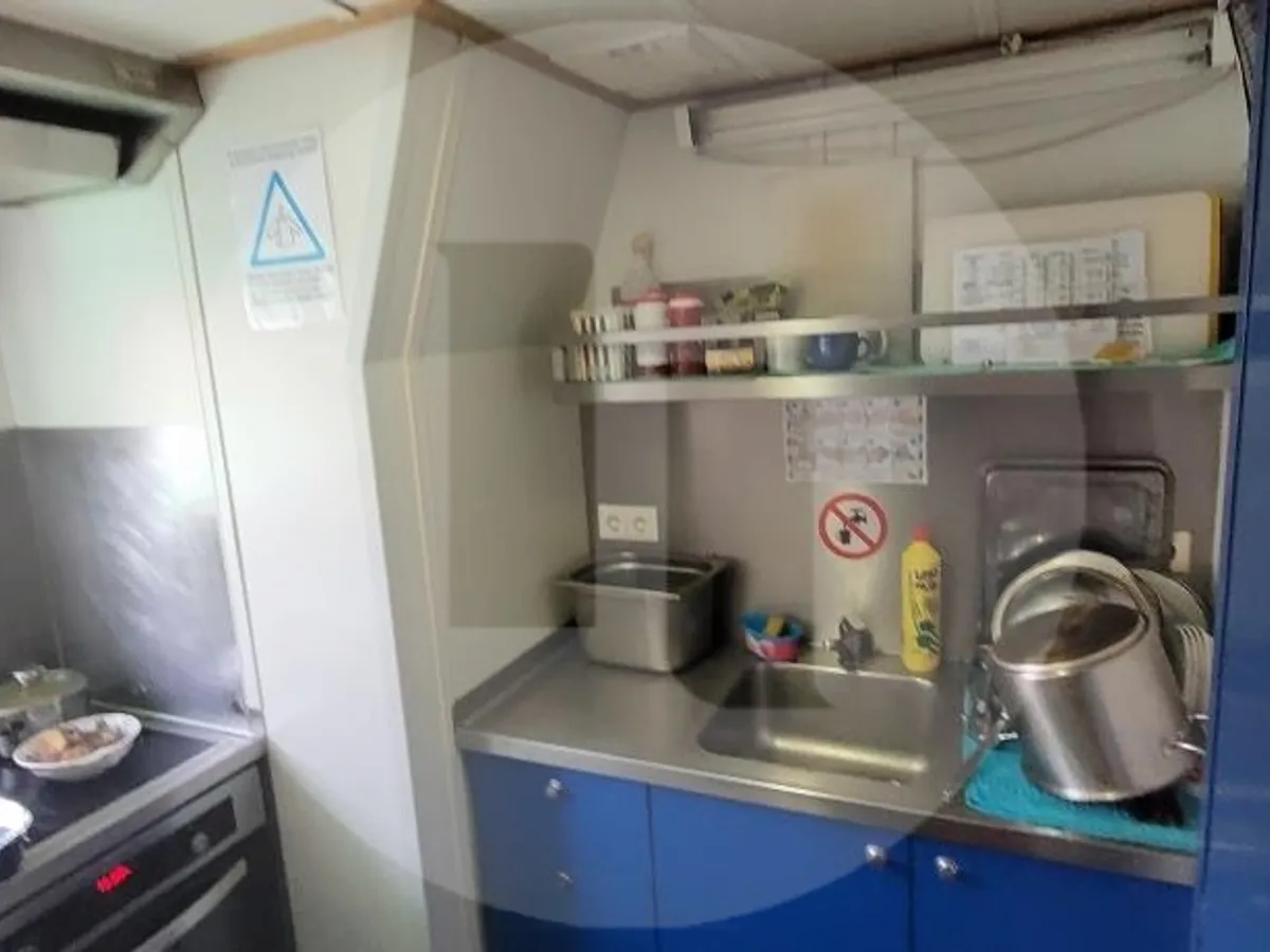 Tàu kéo để bán