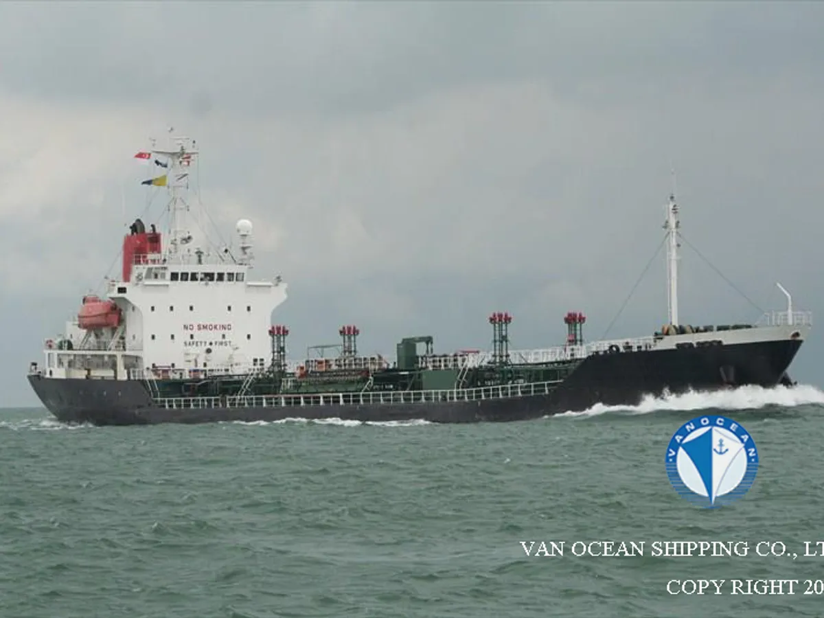 Tàu chở dầu/hóa chất để bán