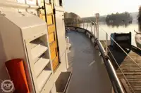 Tàu phà để bán