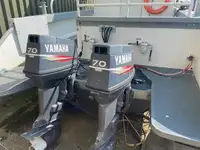 Tàu làm việc để bán