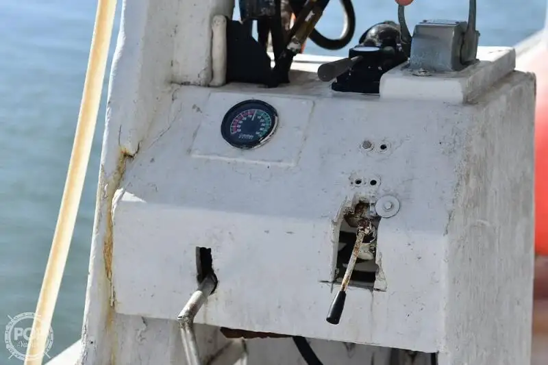 Tàu câu dài để bán