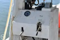 Tàu câu dài để bán
