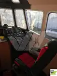 Tàu làm việc để bán