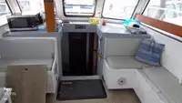 Tàu phà để bán