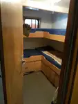 Tàu kéo lưới để bán
