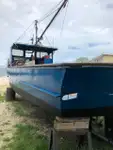 Tàu kéo lưới để bán