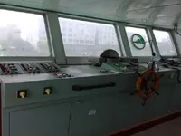 Tàu chở thực phẩm để bán