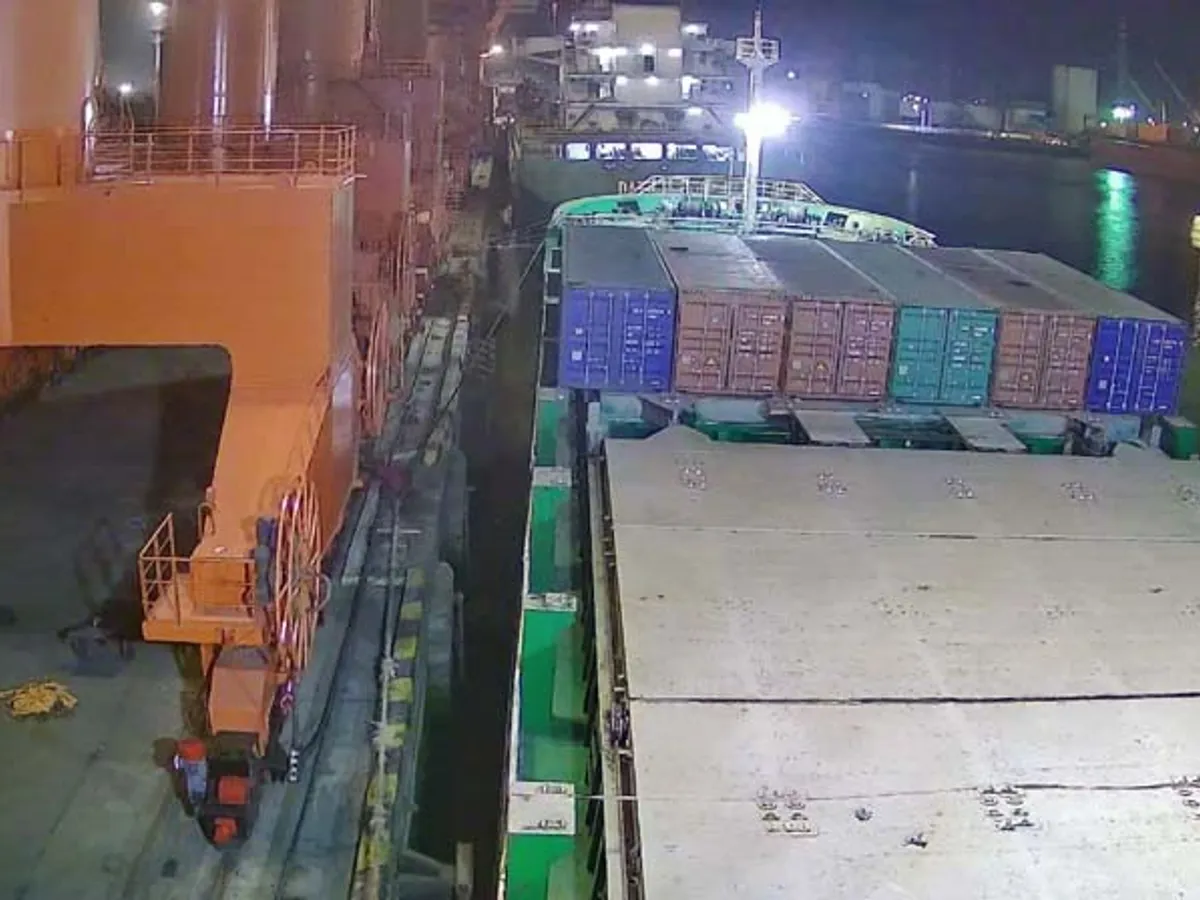 Tàu container để bán