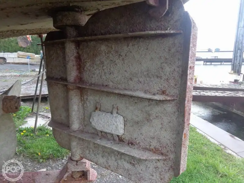 Tàu kéo để bán