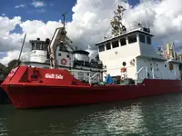 Tàu nạo vét để bán