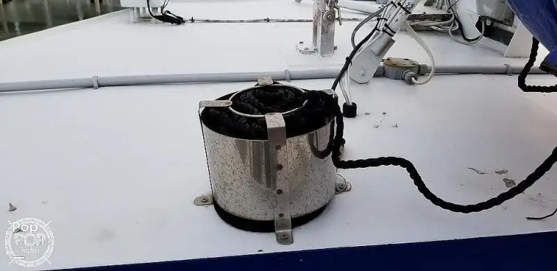 Tàu kéo lưới để bán