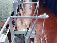 Tàu kéo để bán