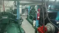 Tàu làm việc để bán