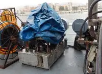 Tàu làm việc để bán