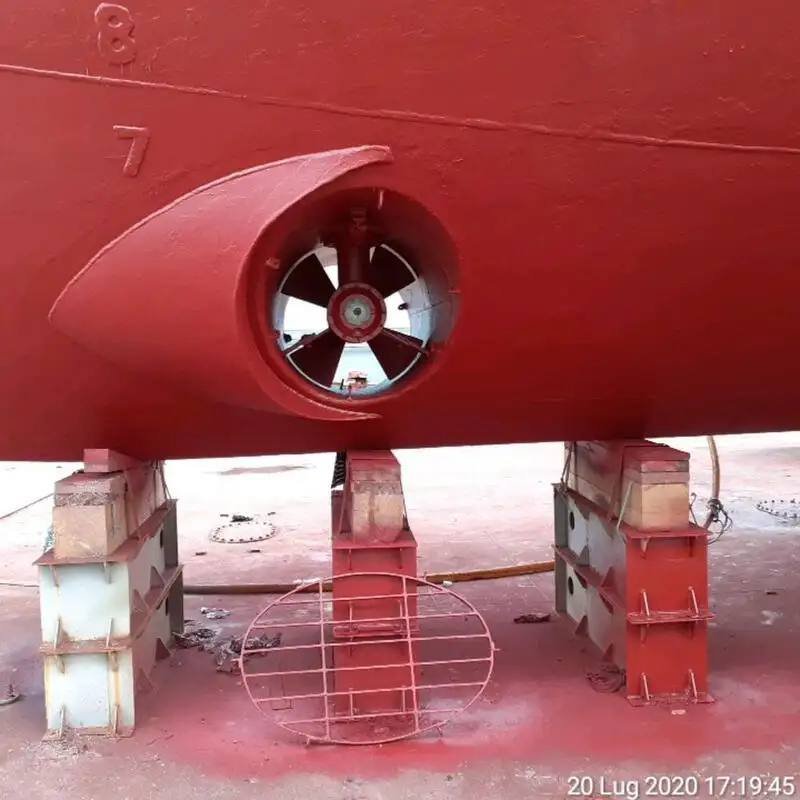 Tàu chở thủy thủ đoàn để bán