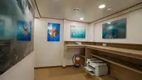 Tàu khảo sát để bán