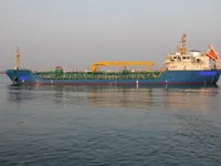 Tàu chở nhiên liệu để bán