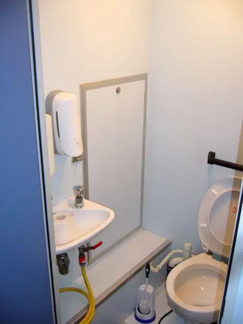 Tàu khảo sát để bán