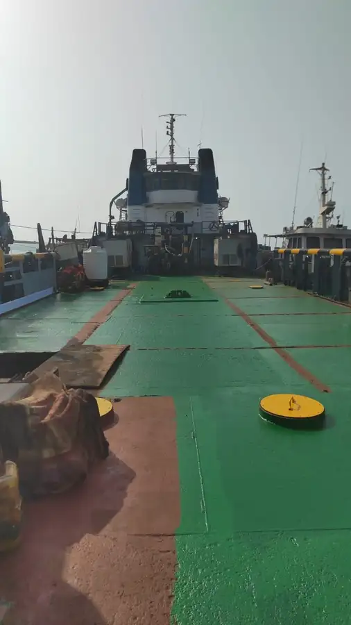Tàu kéo để bán