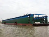 Bến tàu nổi rao bán