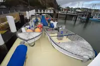 Tàu đánh cá để bán
