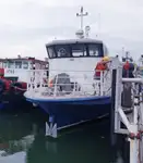 Tàu du lịch để bán