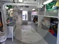 Tàu kéo lưới để bán