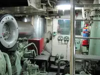Tàu kéo để bán