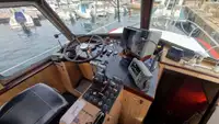 Tàu dẫn đường để bán