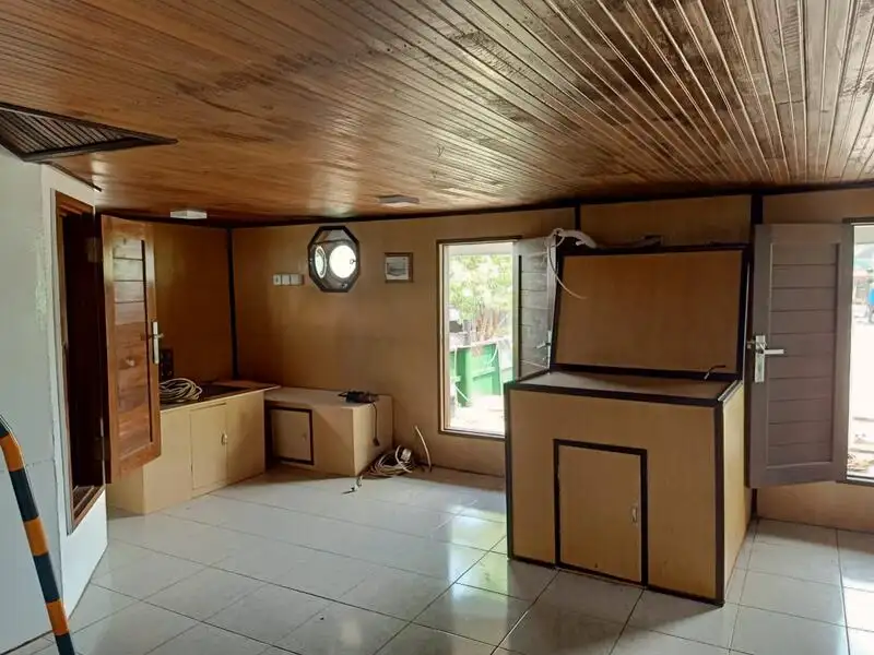 Tàu đổ bộ, chở hàng để bán